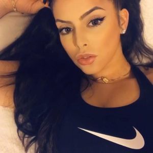 Meet your Posher, Alexandra